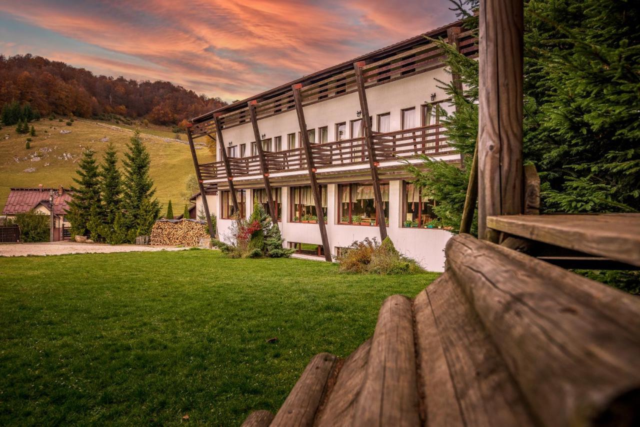 Casa Muntelui Otel Fundata Dış mekan fotoğraf