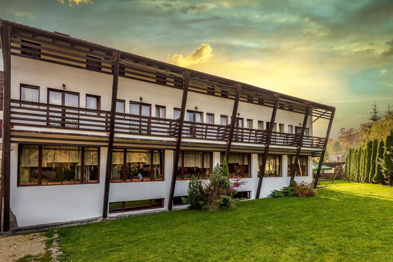 Casa Muntelui Otel Fundata Dış mekan fotoğraf